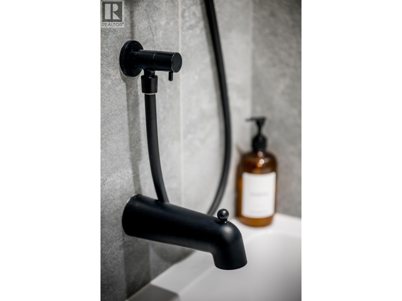 135 W 41st Avenue, Vancouver, British Columbia  V5Y 2S2 - Photo 11 - R3092130