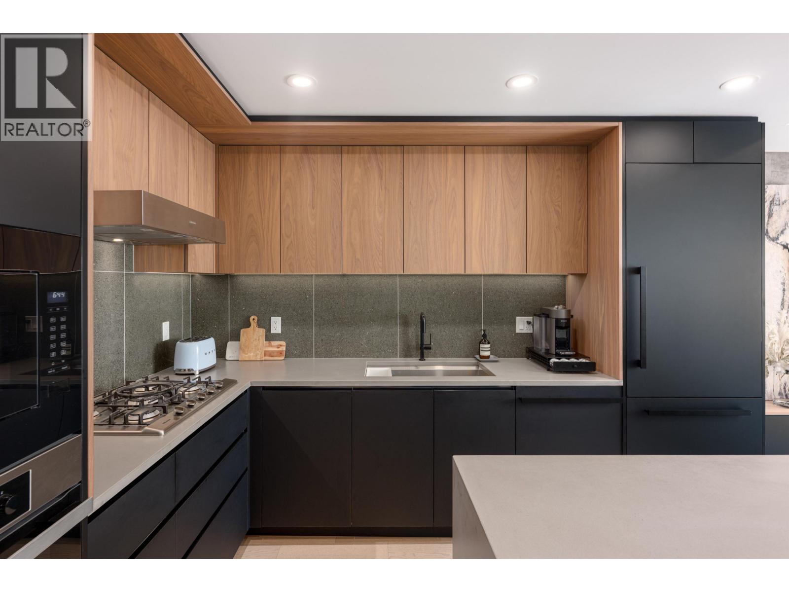 135 W 41st Avenue, Vancouver, British Columbia  V5Y 2S2 - Photo 4 - R3092130