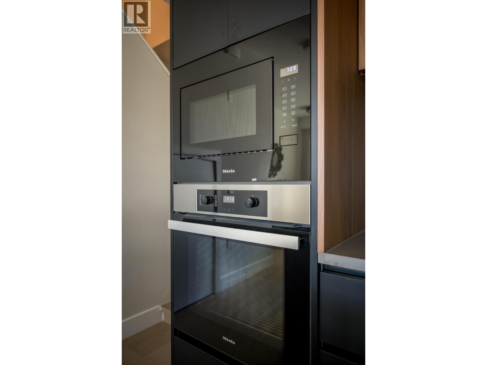 135 W 41st Avenue, Vancouver, British Columbia  V5Y 2S2 - Photo 6 - R3092130