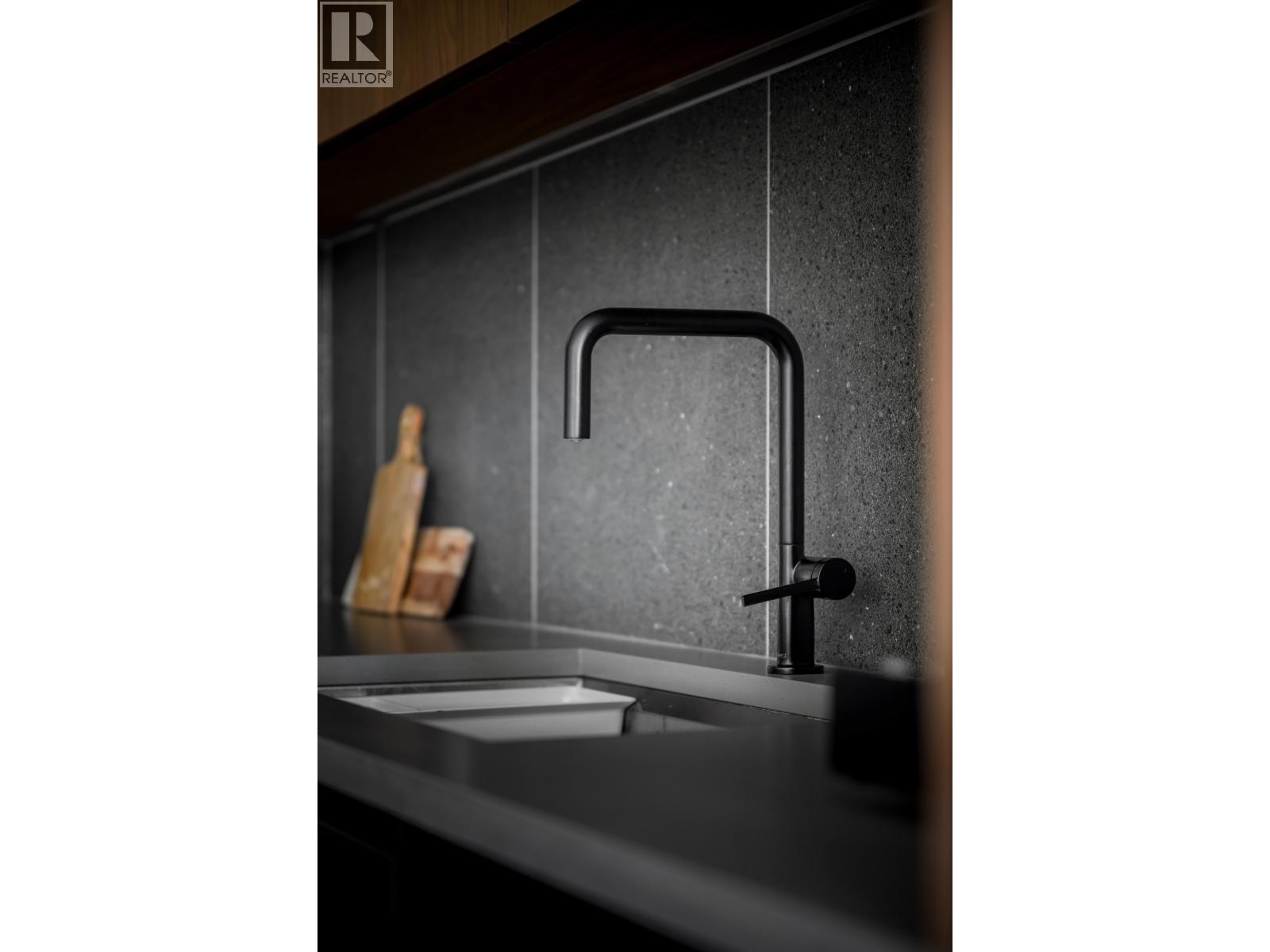 135 W 41st Avenue, Vancouver, British Columbia  V5Y 2S2 - Photo 8 - R3092130