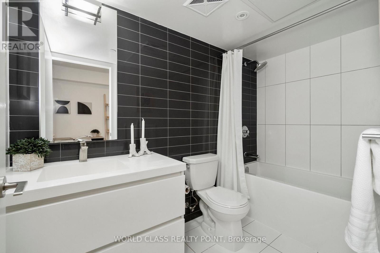 1503 - 75 Queens Wharf Road, Toronto, Ontario  M5V 0J8 - Photo 22 - C12808030