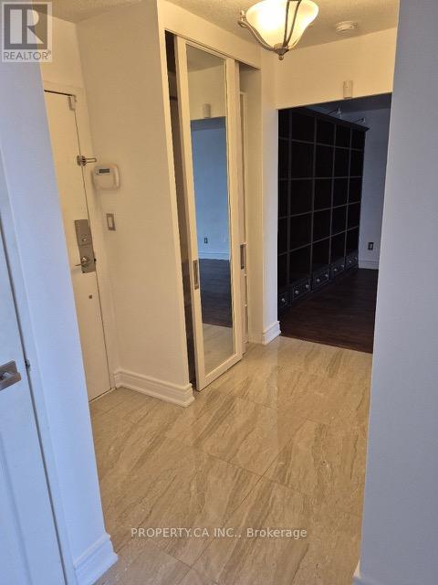 712 - 10 EDGECLIFFE GOLFWAY, Toronto, Ontario