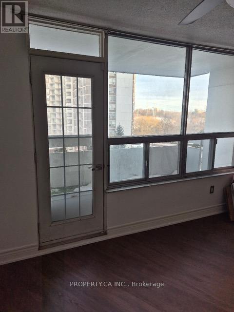 712 - 10 Edgecliffe Golfway, Toronto, Ontario  M3C 3A3 - Photo 11 - C12808032