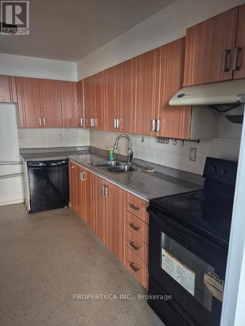 712 - 10 Edgecliffe Golfway, Toronto, Ontario  M3C 3A3 - Photo 13 - C12808032