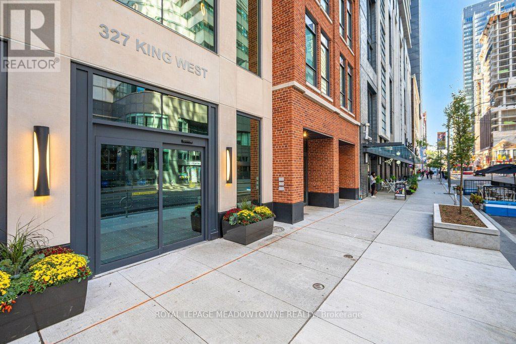 604 - 327 King Street, Toronto, Ontario  M5V 0W7 - Photo 2 - C12808046