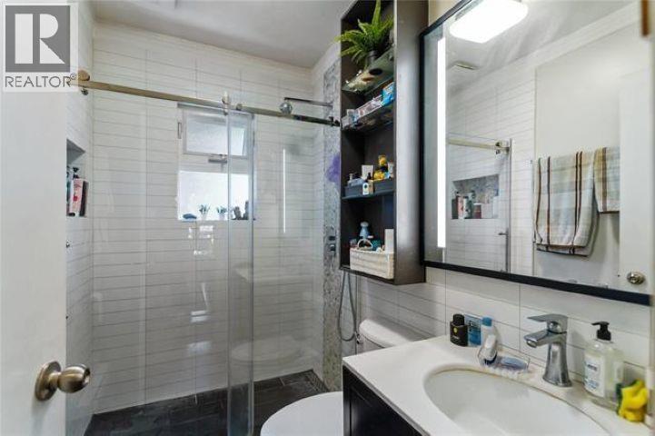 2058 Hillside Avenue, Coquitlam, British Columbia  V3K 1K7 - Photo 10 - R3092120