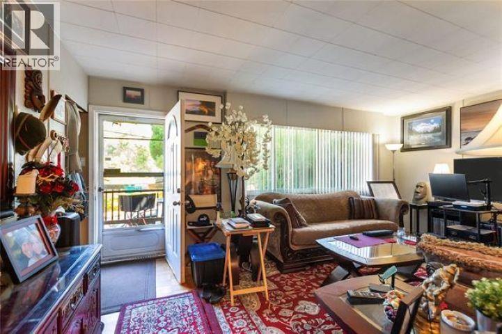 2058 Hillside Avenue, Coquitlam, British Columbia  V3K 1K7 - Photo 3 - R3092120