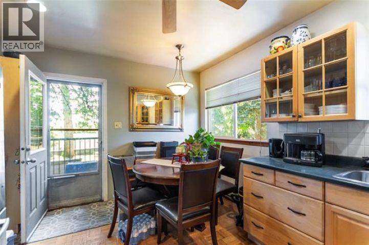 2058 Hillside Avenue, Coquitlam, British Columbia  V3K 1K7 - Photo 8 - R3092120