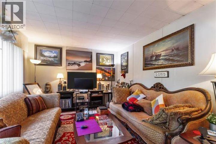 2058 Hillside Avenue, Coquitlam, British Columbia  V3K 1K7 - Photo 5 - R3092120