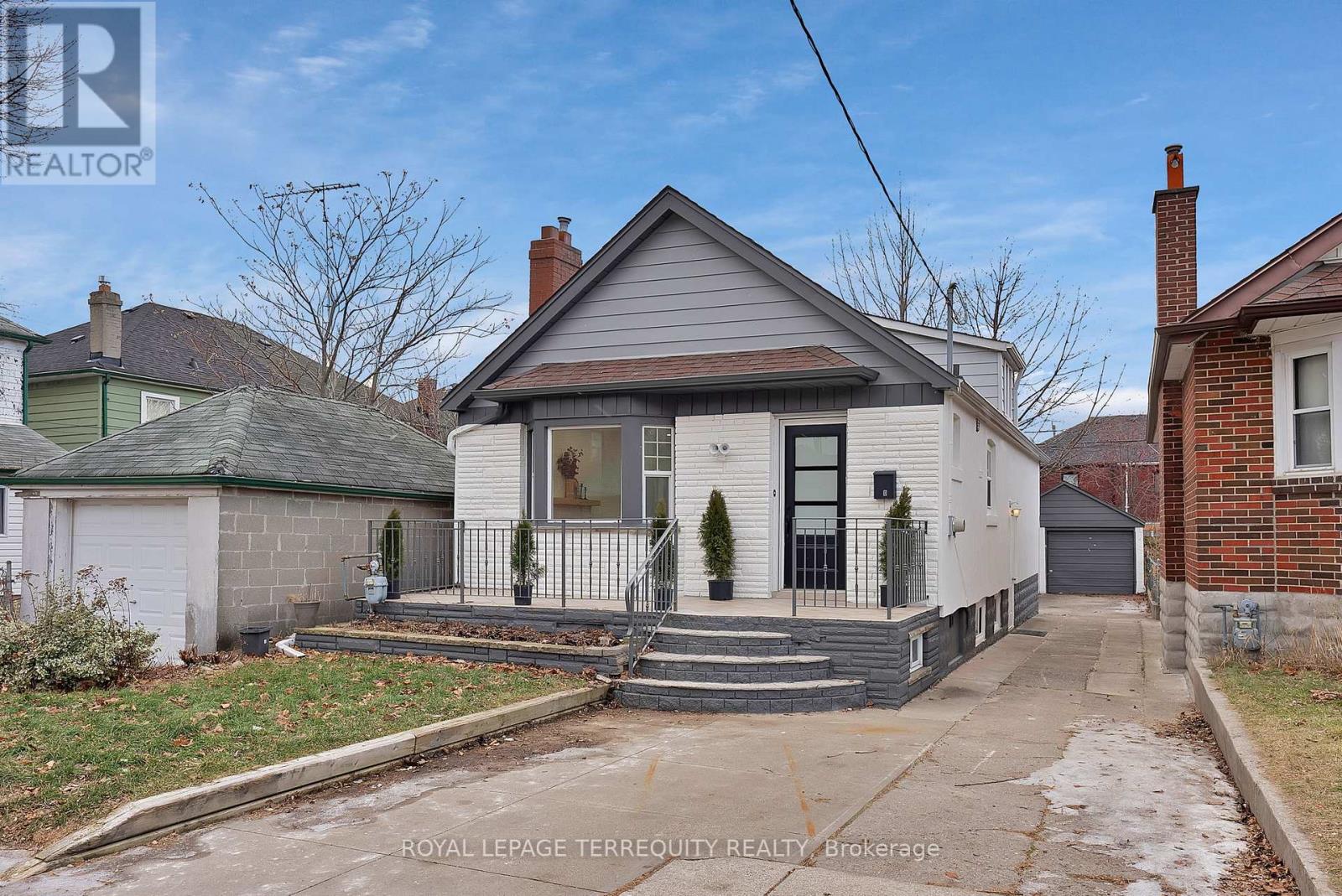 40 Leroy Avenue, Toronto, Ontario  M4J 4G8 - Photo 2 - E12805530