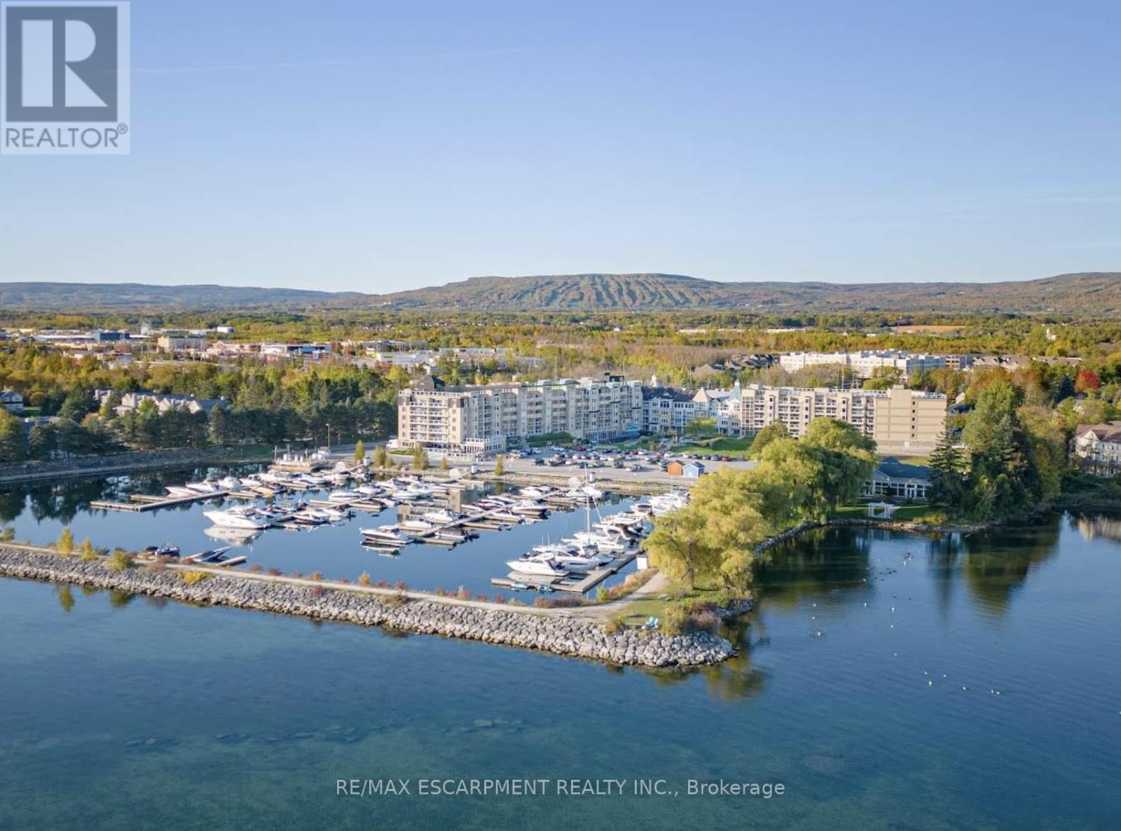 4403 & 4405 - 9 HARBOUR STREET, collingwood, Ontario