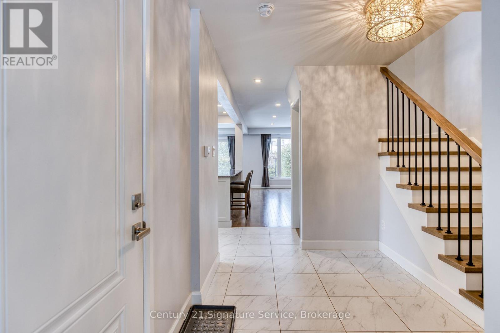 7282 Bendigo Circle, Mississauga, Ontario  L5N 1Z5 - Photo 3 - W12808054