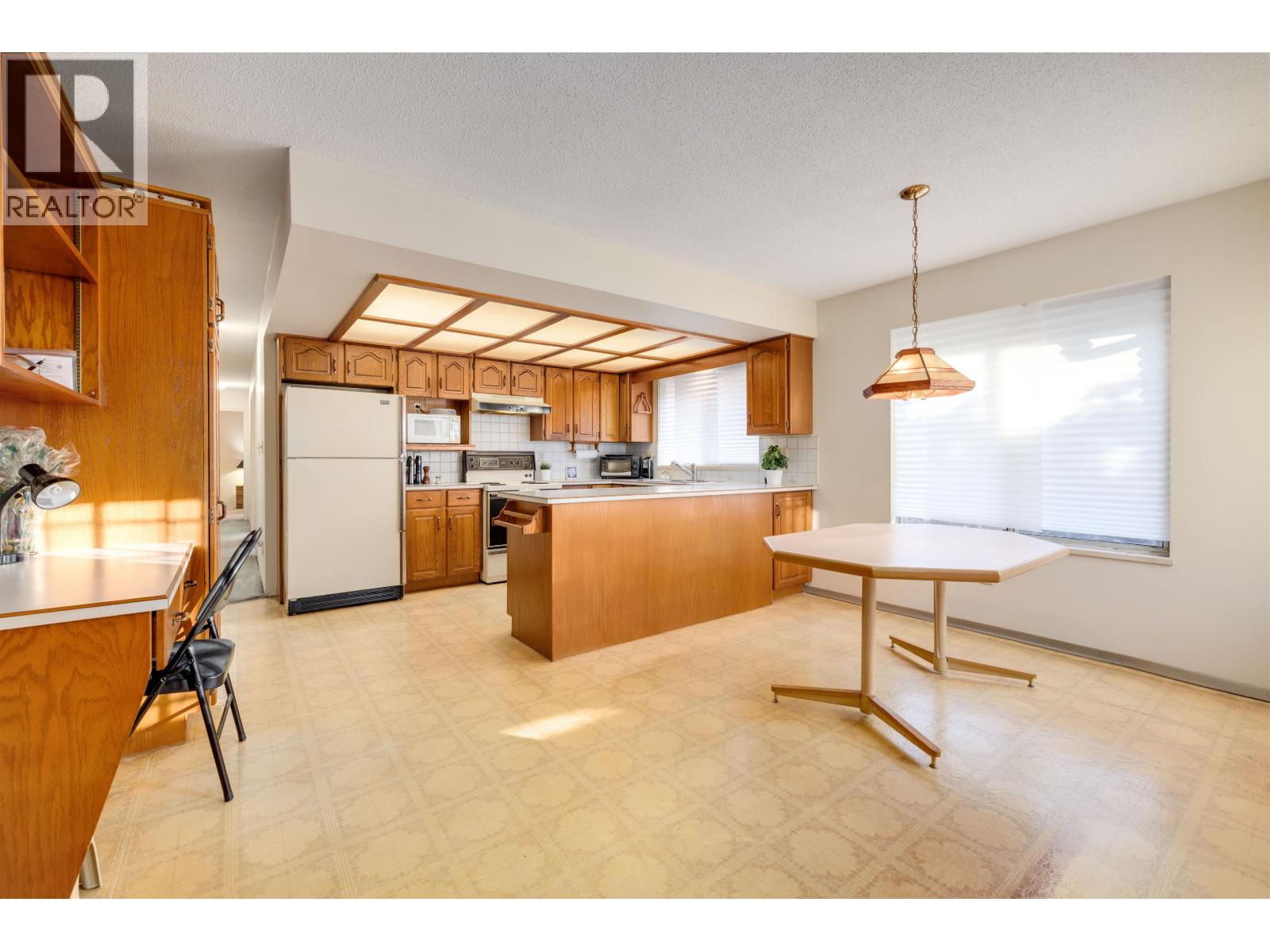 10740 Agassiz Court, Richmond, British Columbia  V7A 4K2 - Photo 9 - R3091207