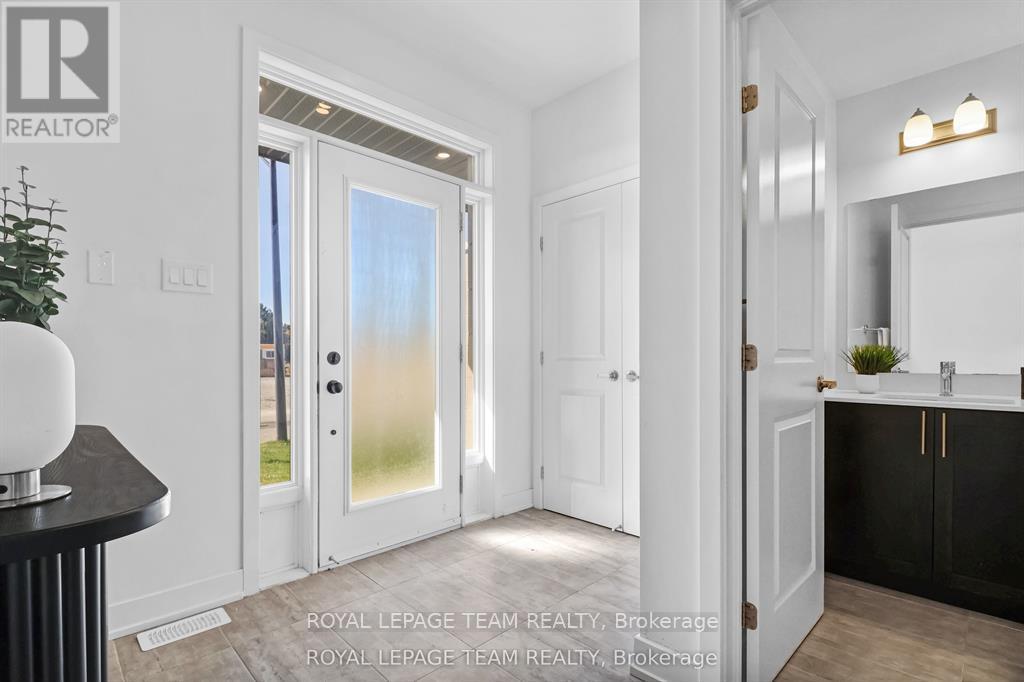 76 Big Dipper Street, Ottawa, Ontario  K4M 0L8 - Photo 6 - X12808092