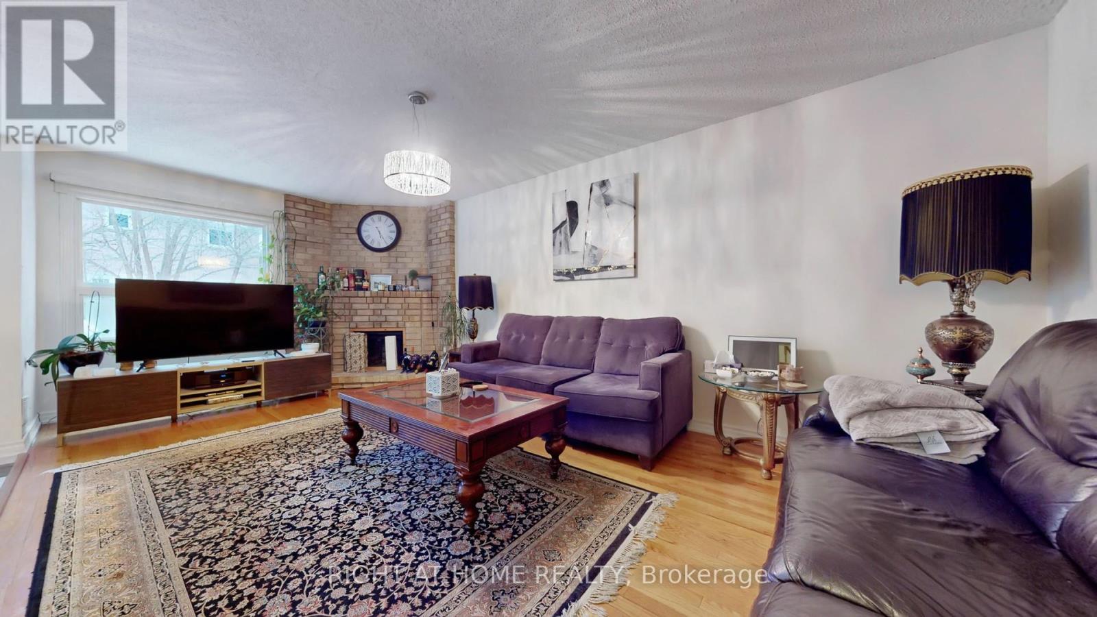 86 Weldrick Road E, Richmond Hill, Ontario  L4T 8T7 - Photo 11 - N12808066