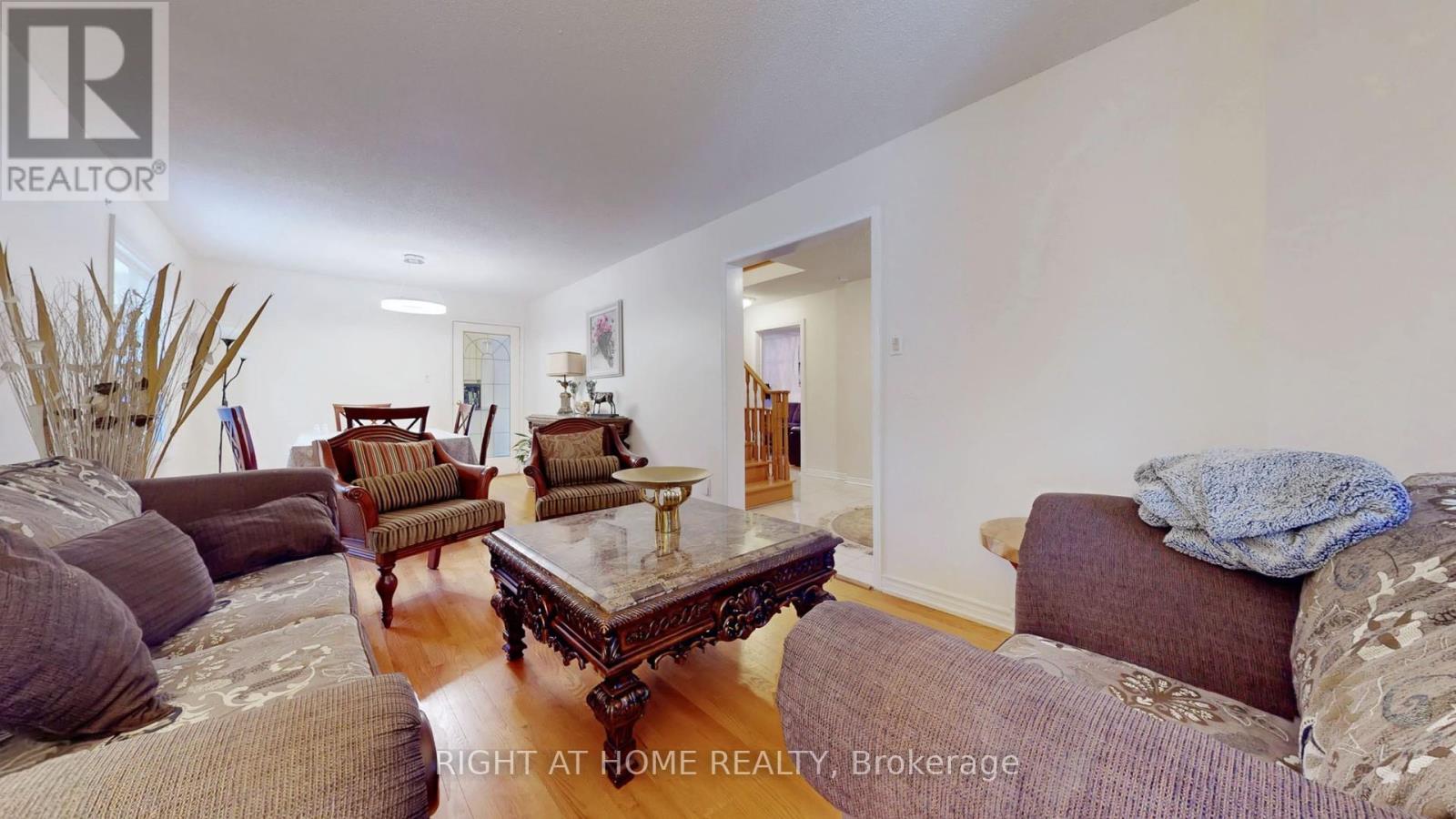 86 Weldrick Road E, Richmond Hill, Ontario  L4T 8T7 - Photo 6 - N12808066