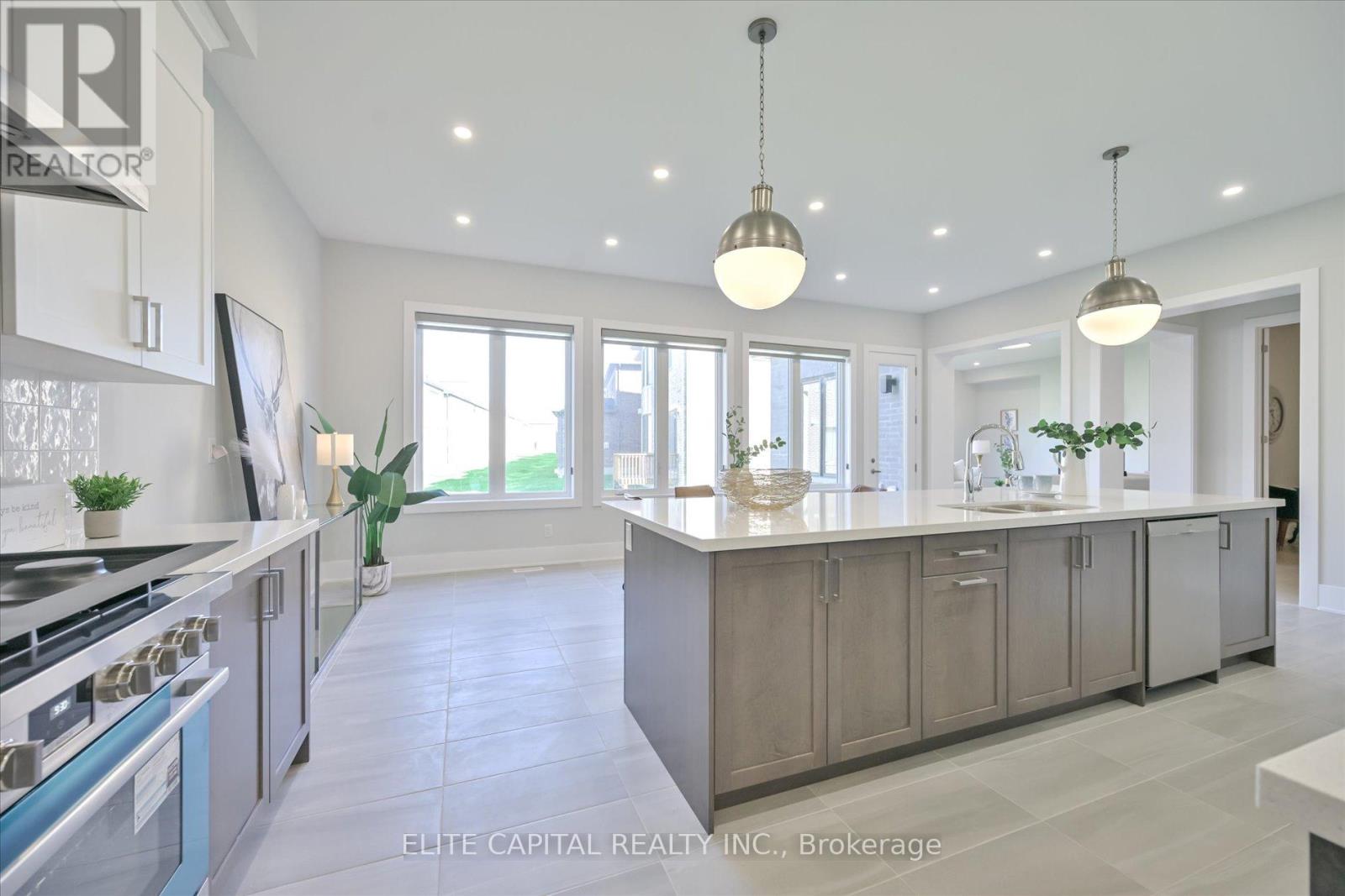 45 Godfrey Willis Drive, Markham, Ontario  L6C 3N2 - Photo 12 - N12808106