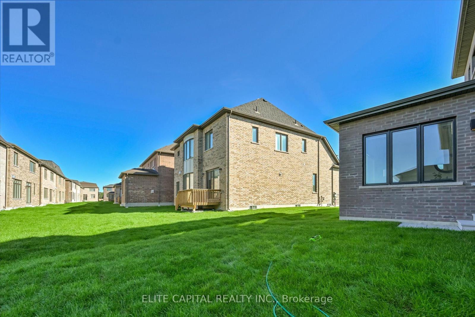 45 Godfrey Willis Drive, Markham, Ontario  L6C 3N2 - Photo 43 - N12808106