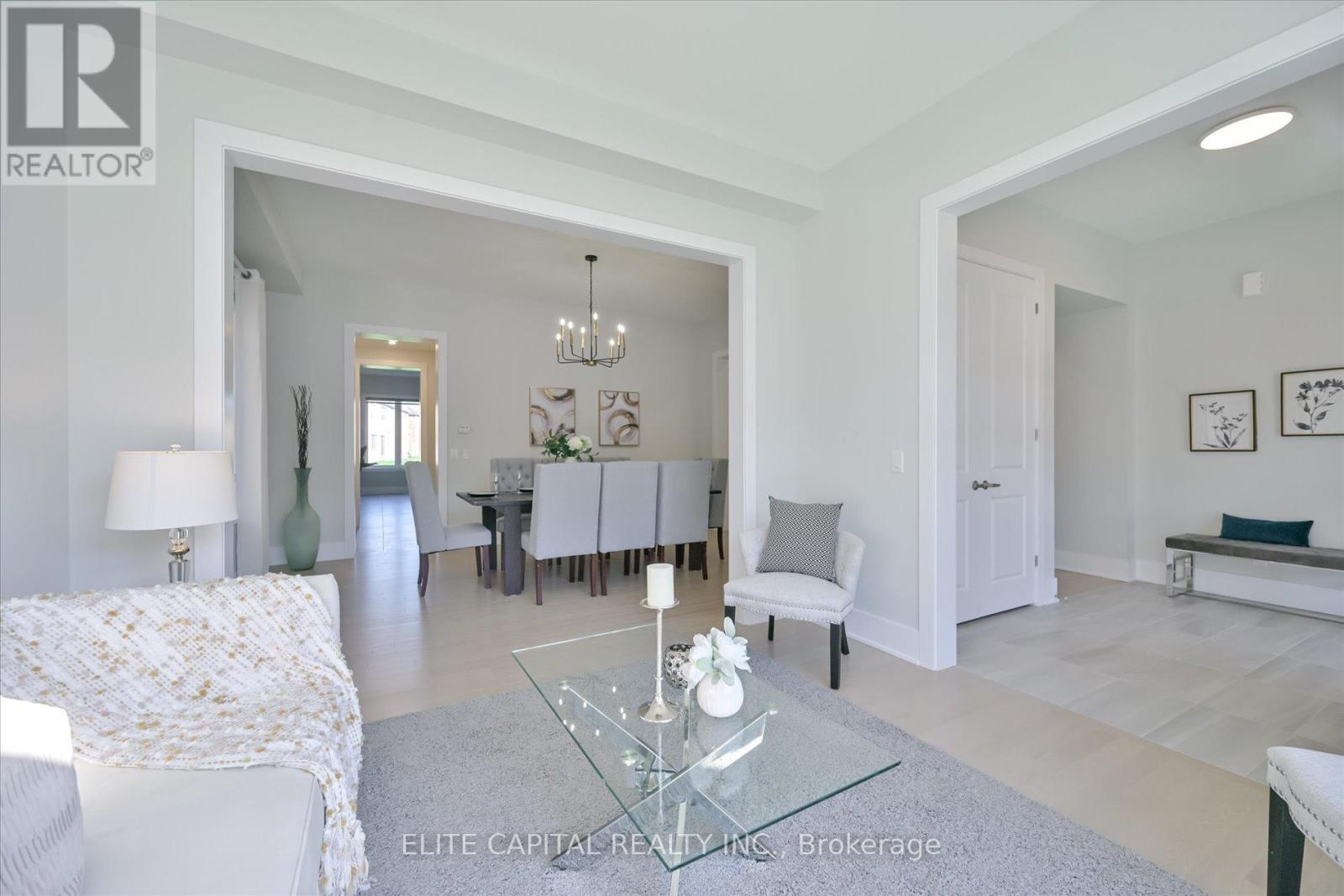 45 Godfrey Willis Drive, Markham, Ontario  L6C 3N2 - Photo 5 - N12808106