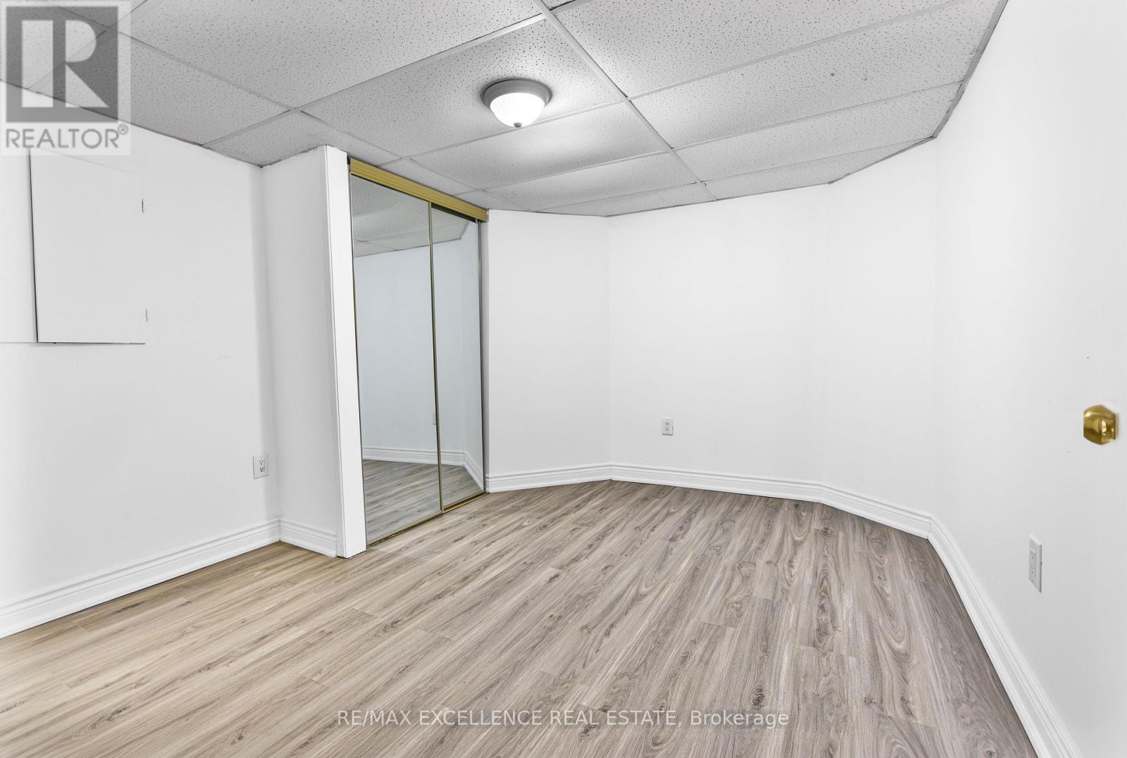 24 Saint Tropez Court, Brampton, Ontario  L6Y 4P9 - Photo 17 - W12808088