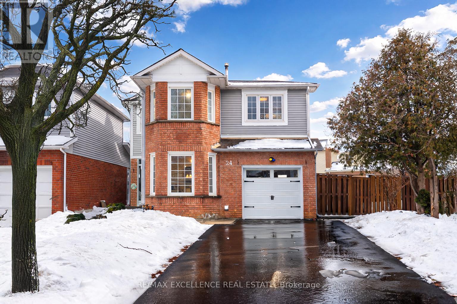 24 Saint Tropez Court, Brampton, Ontario  L6Y 4P9 - Photo 2 - W12808088