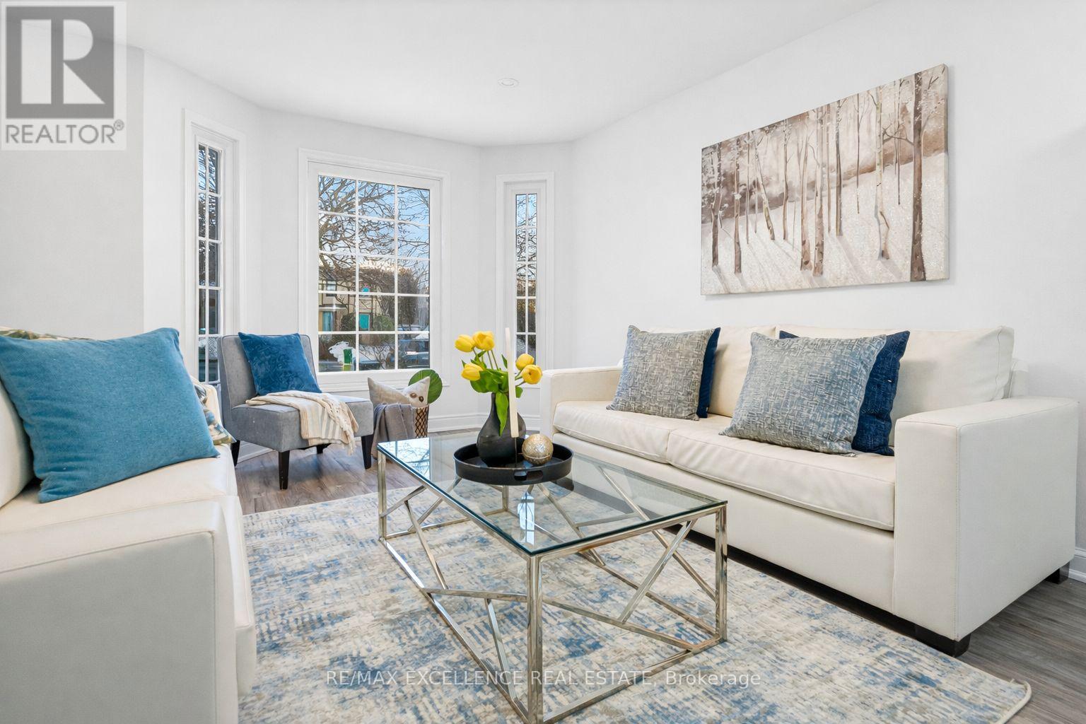 24 Saint Tropez Court, Brampton, Ontario  L6Y 4P9 - Photo 3 - W12808088