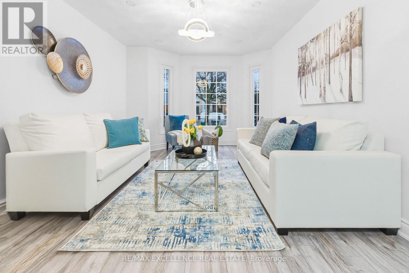 24 Saint Tropez Court, Brampton, Ontario  L6Y 4P9 - Photo 4 - W12808088