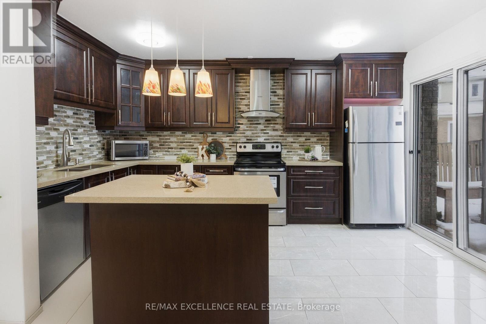 24 Saint Tropez Court, Brampton, Ontario  L6Y 4P9 - Photo 8 - W12808088