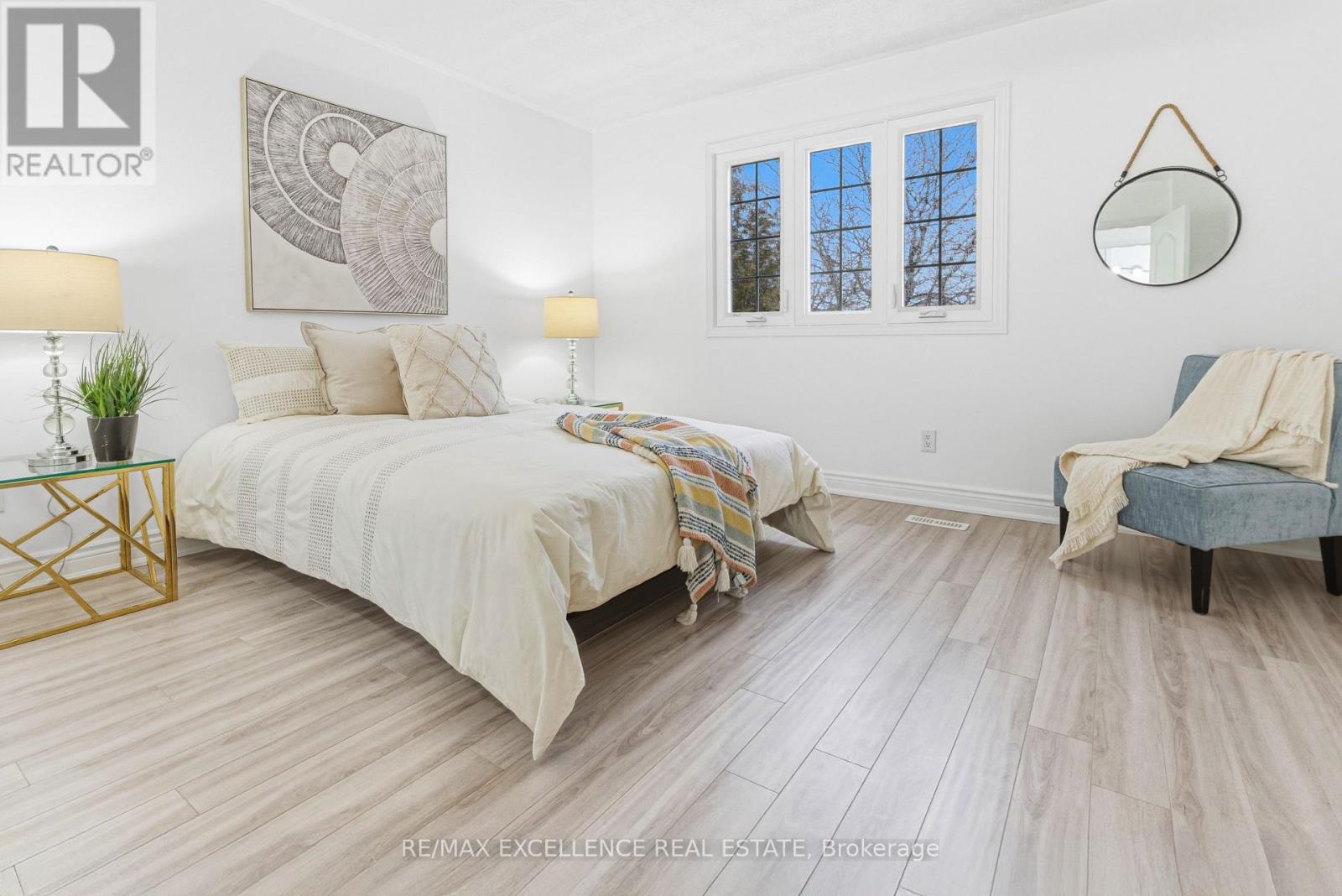 24 Saint Tropez Court, Brampton, Ontario  L6Y 4P9 - Photo 9 - W12808088