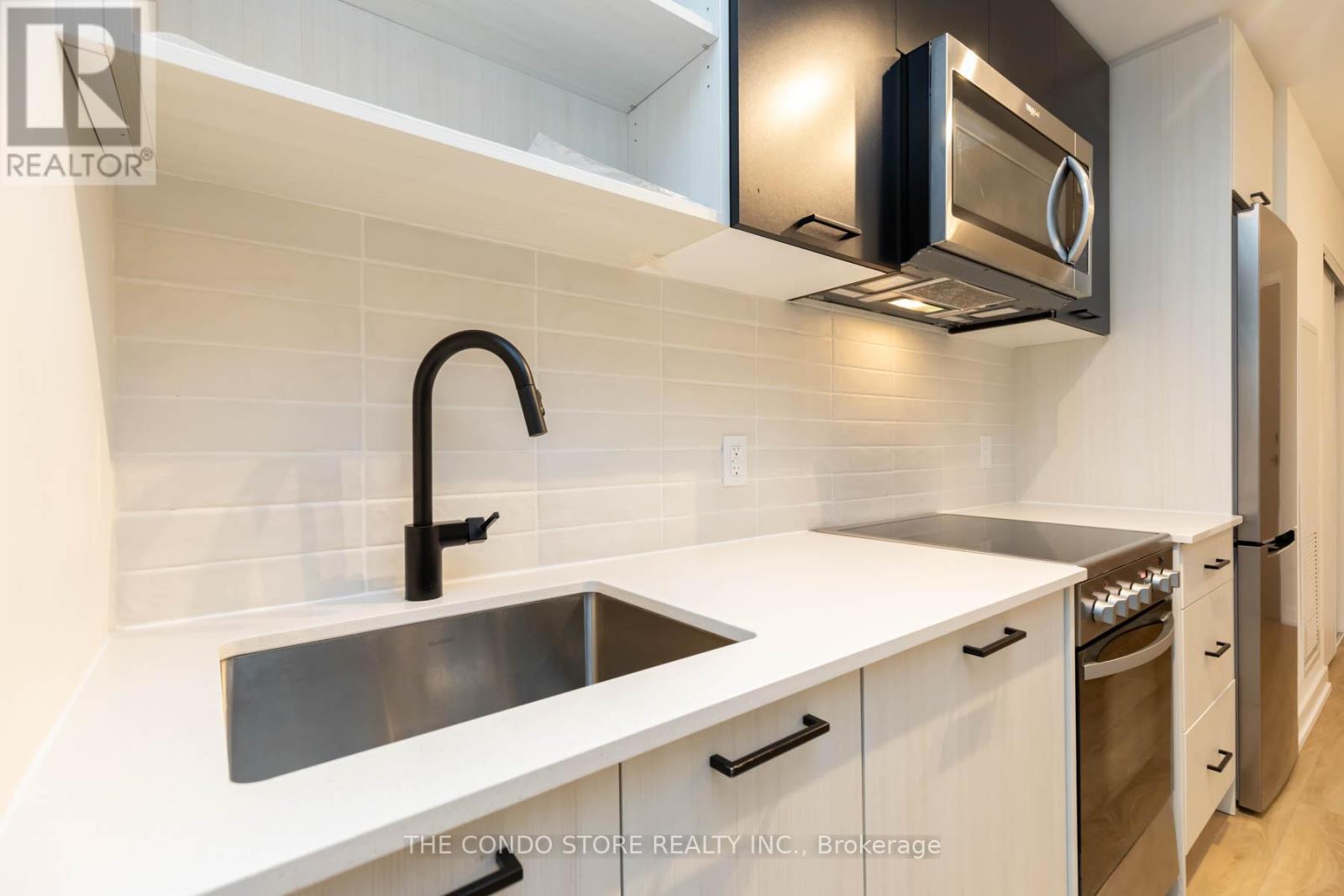 524 - 2300 St. Clair Avenue W, Toronto, Ontario  M6N 0B3 - Photo 12 - W12808090