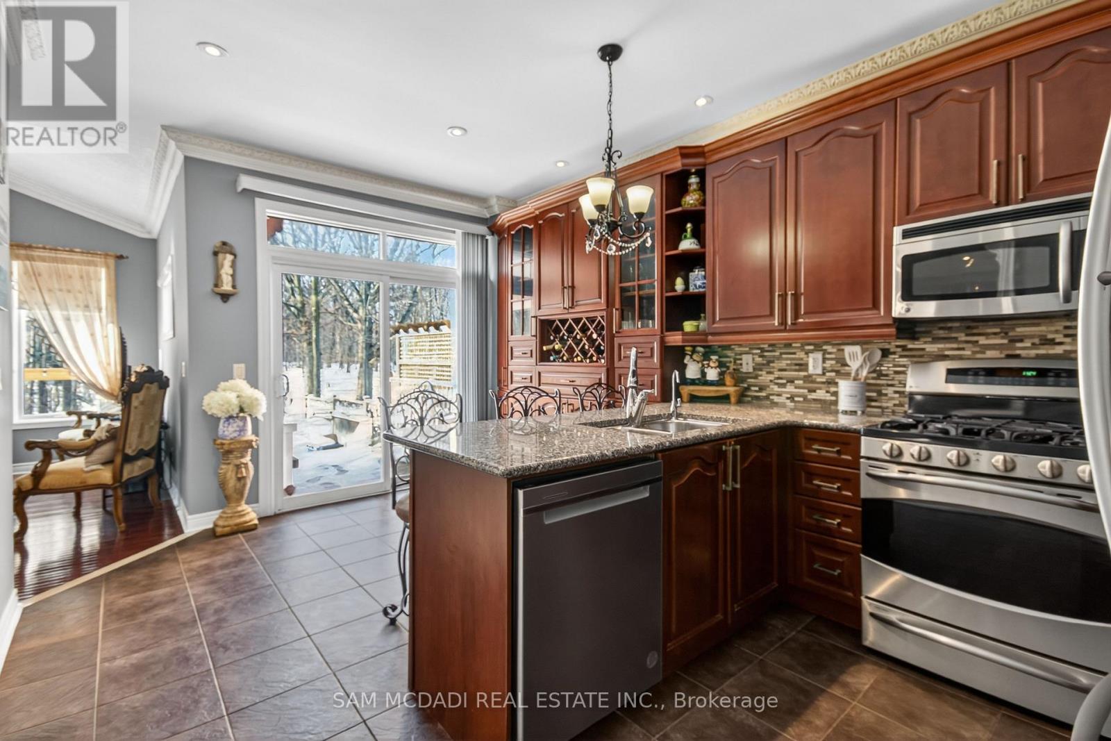 5224 Churchill Meadows Boulevard, Mississauga, Ontario  L5M 8C1 - Photo 9 - W12808100