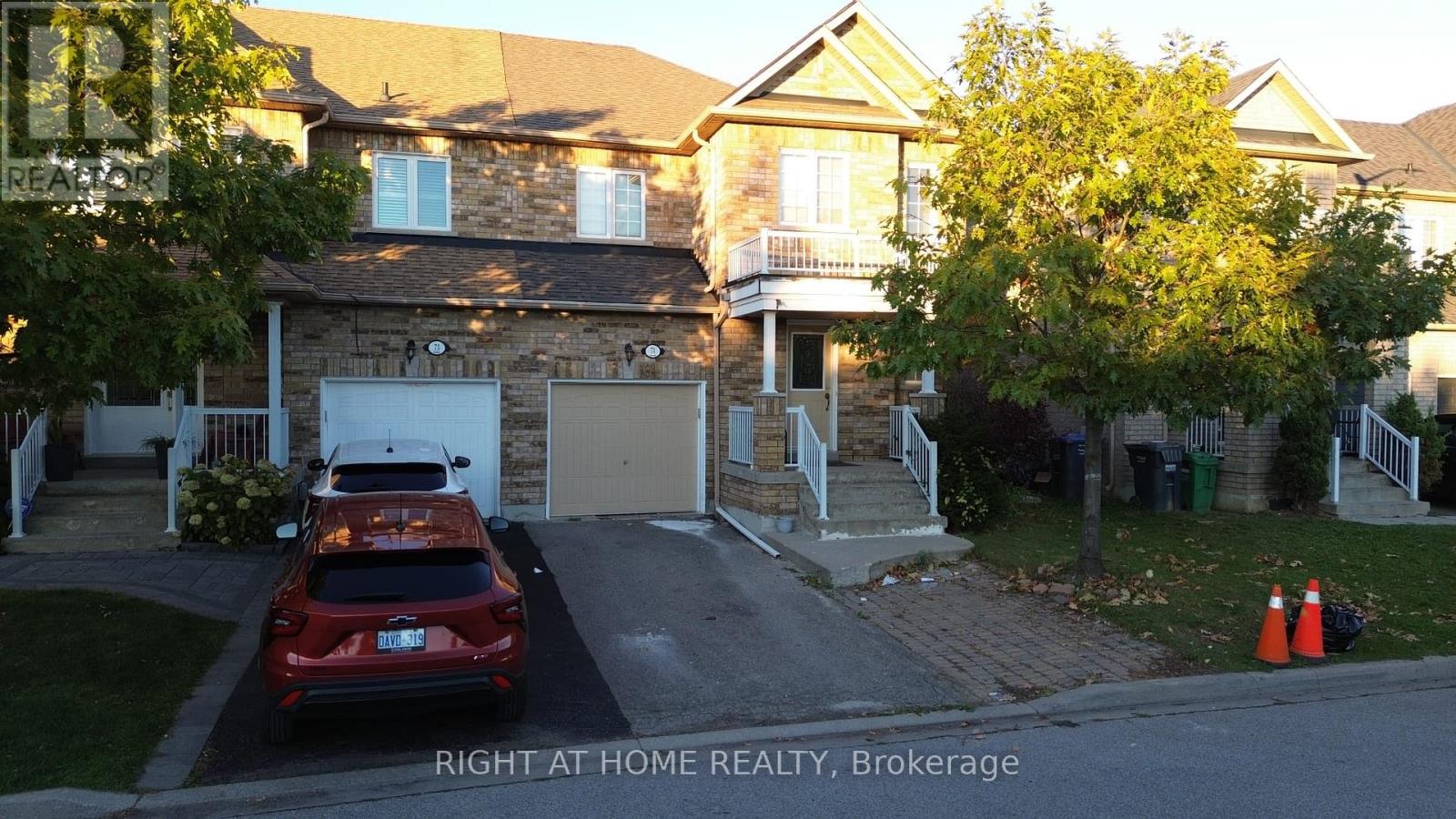 71 BEAVERVALLEY DRIVE, Brampton, Ontario