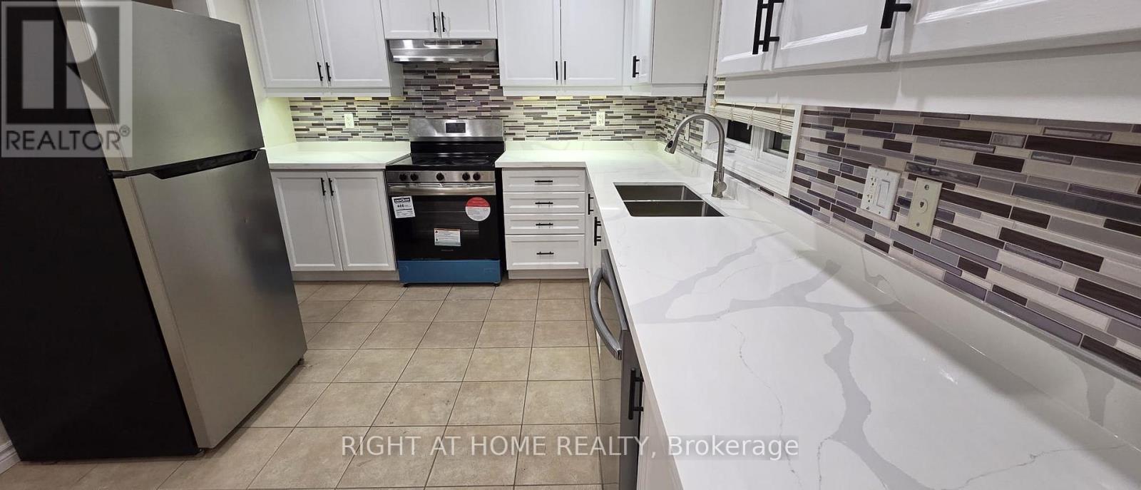 71 Beavervalley Drive, Brampton, Ontario  L7A 3R3 - Photo 10 - W12808112