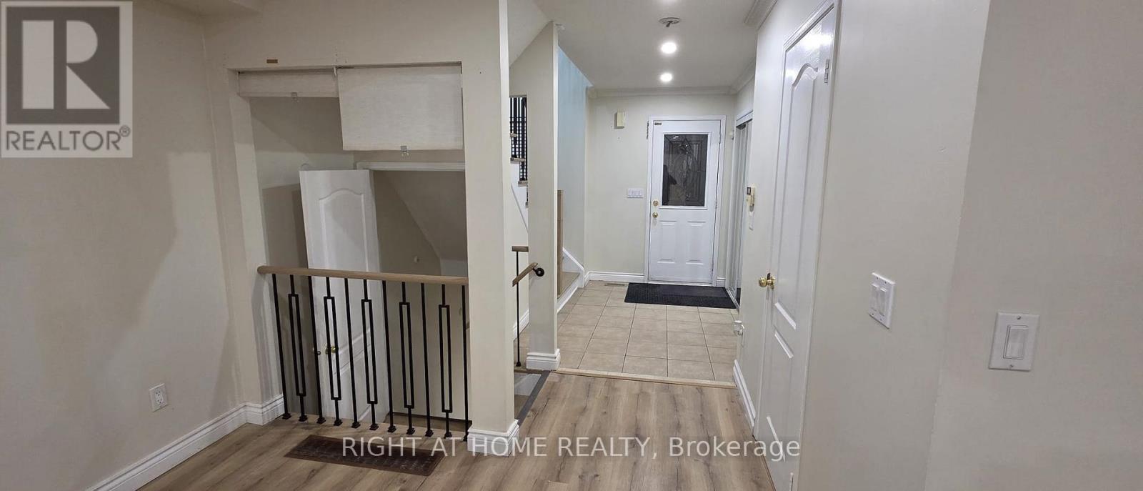 71 Beavervalley Drive, Brampton, Ontario  L7A 3R3 - Photo 6 - W12808112