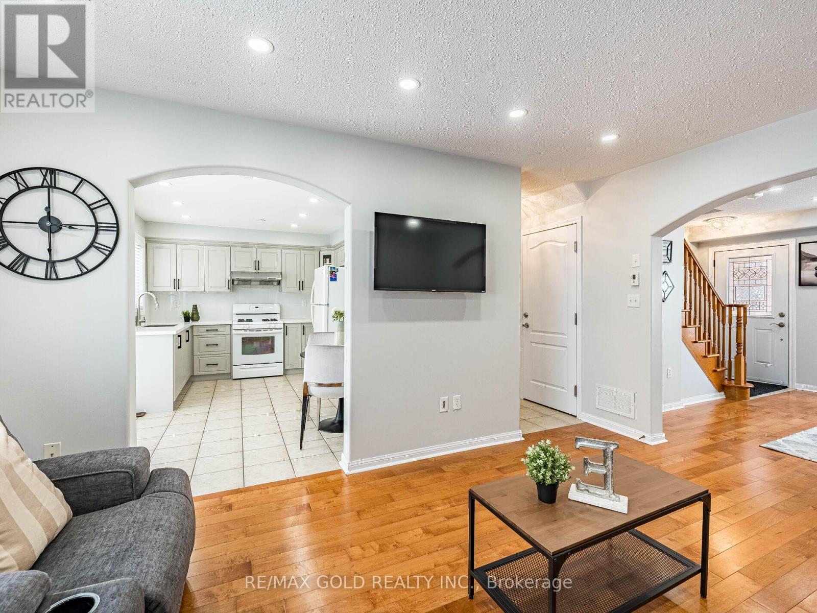 27 Allness Road, Brampton, Ontario  L7A 3N7 - Photo 10 - W12808116