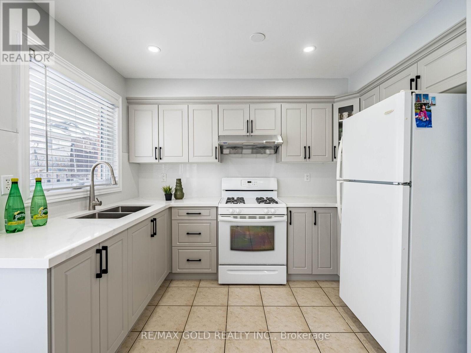 27 Allness Road, Brampton, Ontario  L7A 3N7 - Photo 12 - W12808116