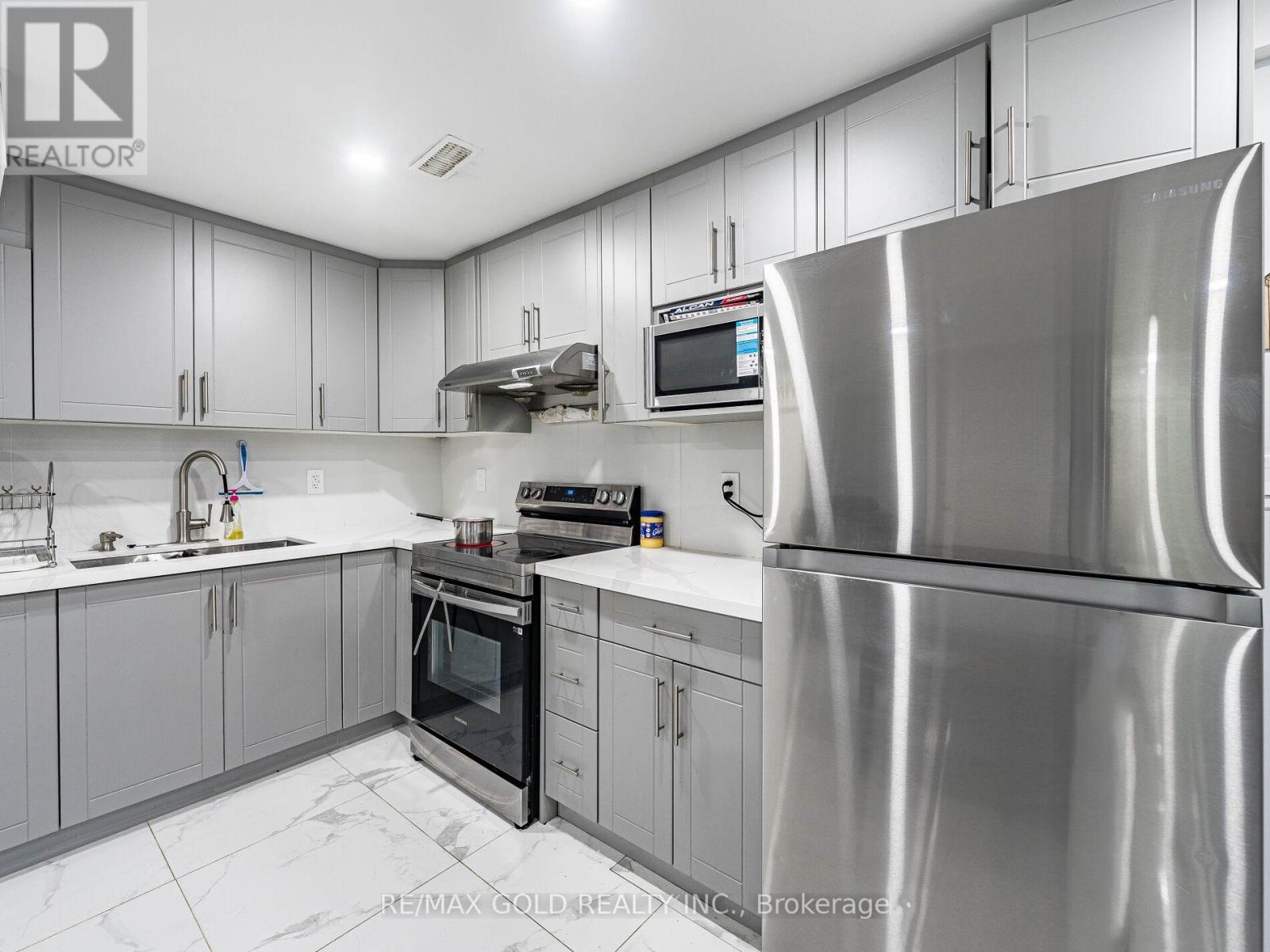 27 Allness Road, Brampton, Ontario  L7A 3N7 - Photo 26 - W12808116