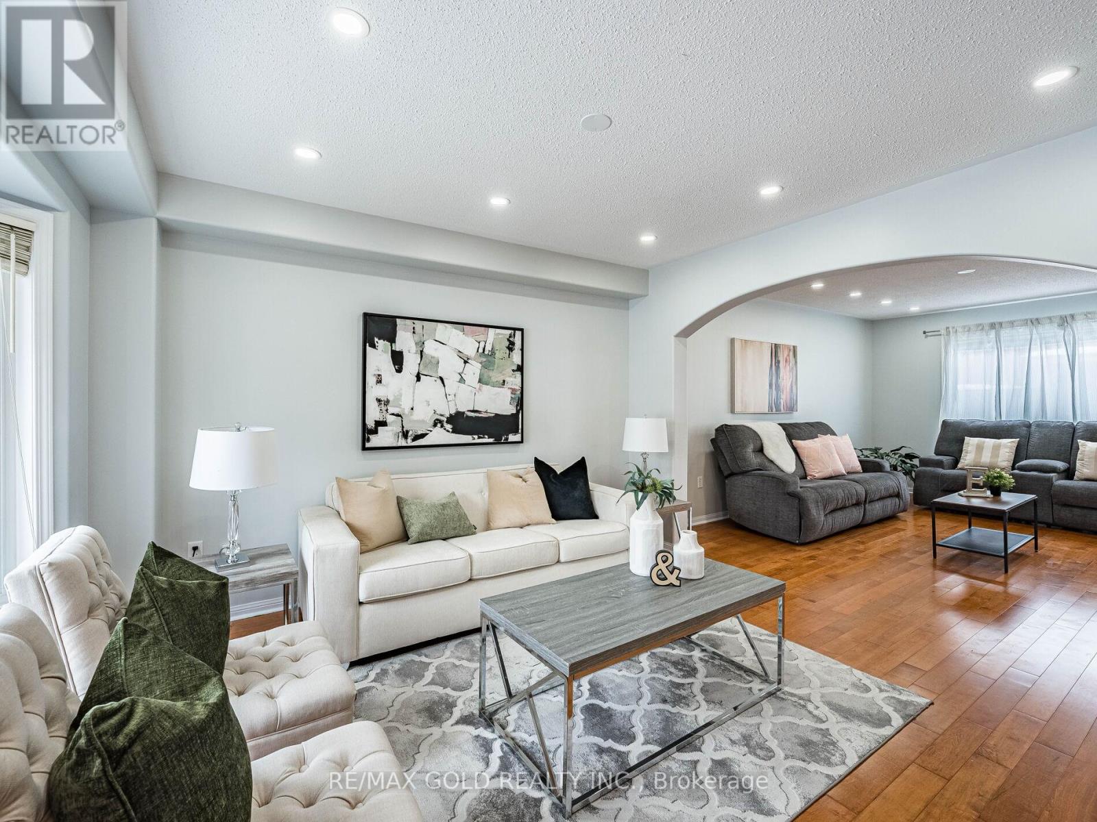 27 Allness Road, Brampton, Ontario  L7A 3N7 - Photo 4 - W12808116