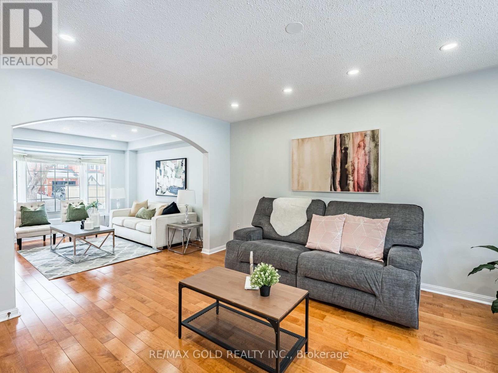 27 Allness Road, Brampton, Ontario  L7A 3N7 - Photo 9 - W12808116