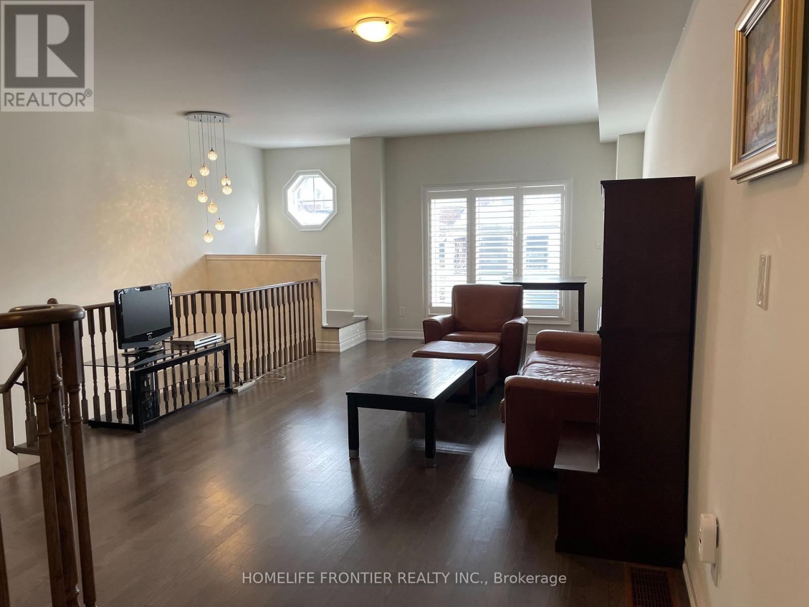 26 Dryden Way, Toronto, Ontario  M9R 0B2 - Photo 3 - W12808120