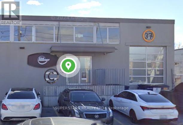 C - 39 Milford Avenue, Toronto, Ontario  M6M 2W1 - Photo 3 - W12808128