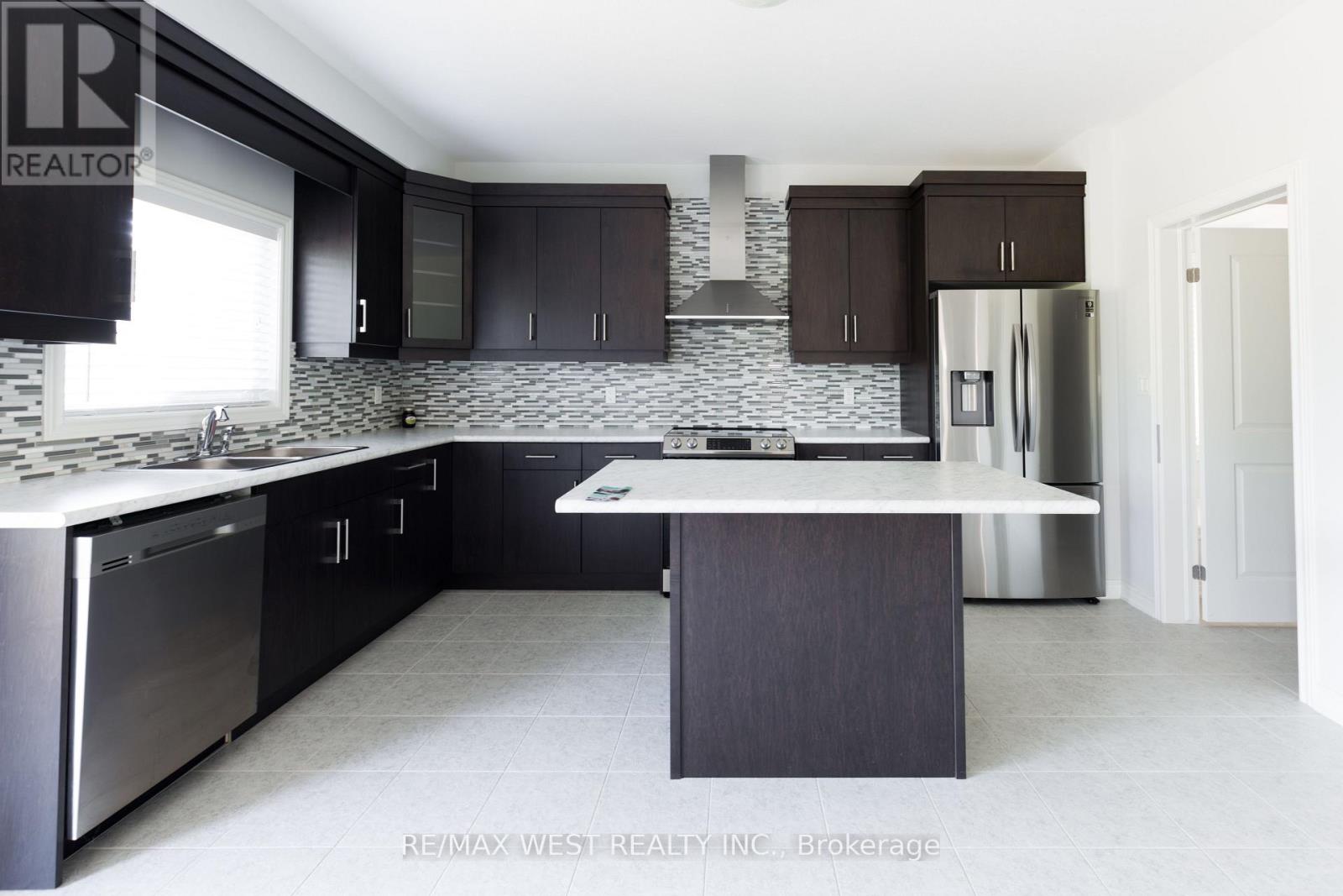 3602 Carolina Court, Fort Erie, Ontario  L0S 1N0 - Photo 7 - X12808104