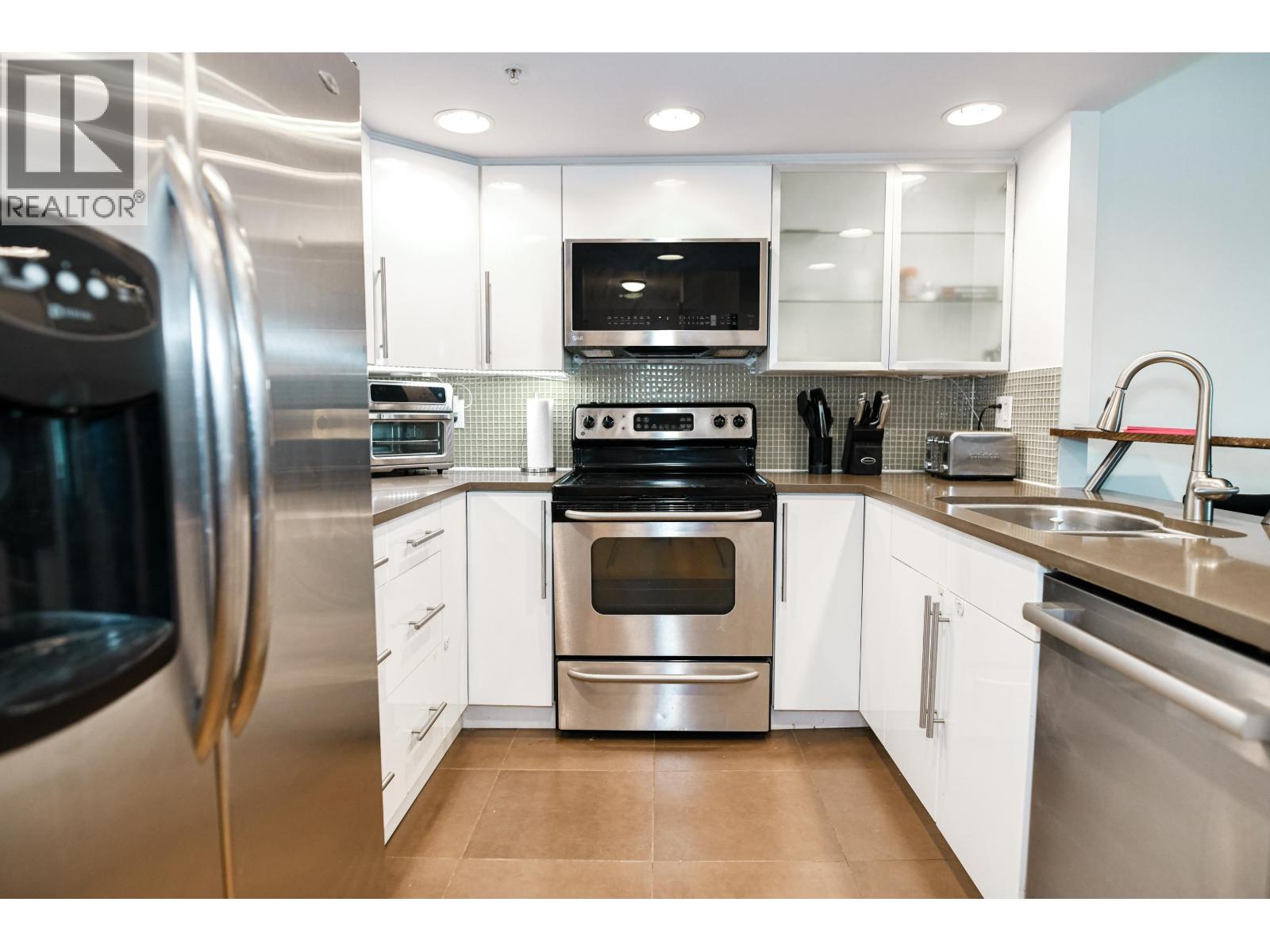 202 1188 Quebec Street, Vancouver, British Columbia  V6A 4B3 - Photo 5 - R3076695