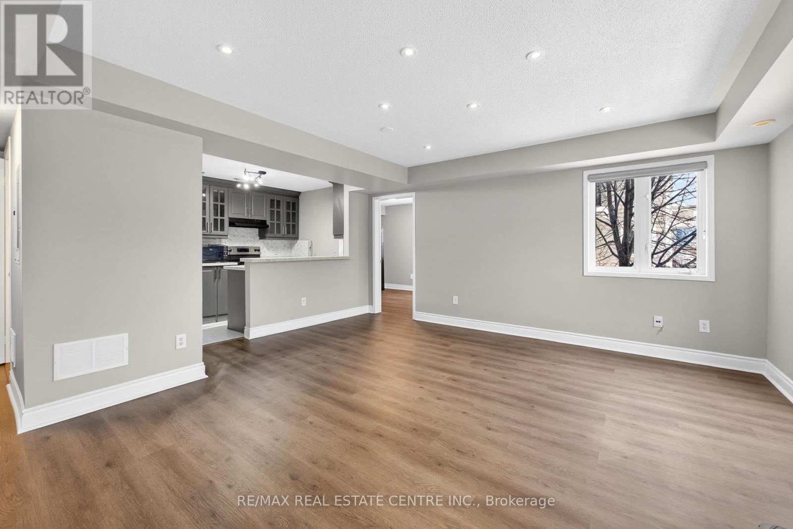 105 - 5035 Oscar Peterson Boulevard, Mississauga, Ontario  L5M 0P4 - Photo 8 - W12807966