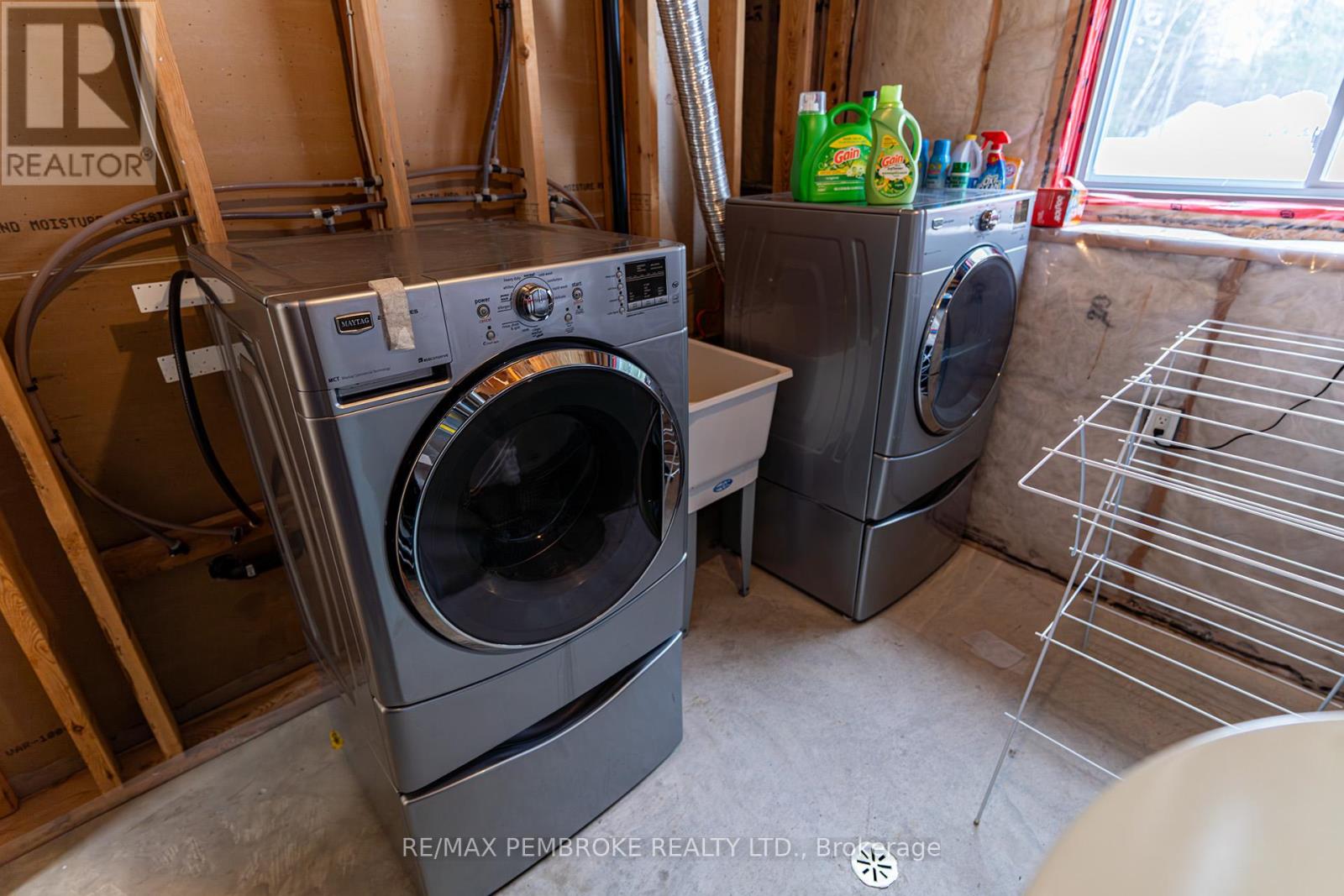 31 Airport Road, Petawawa, Ontario  K8A 6W7 - Photo 28 - X12808150