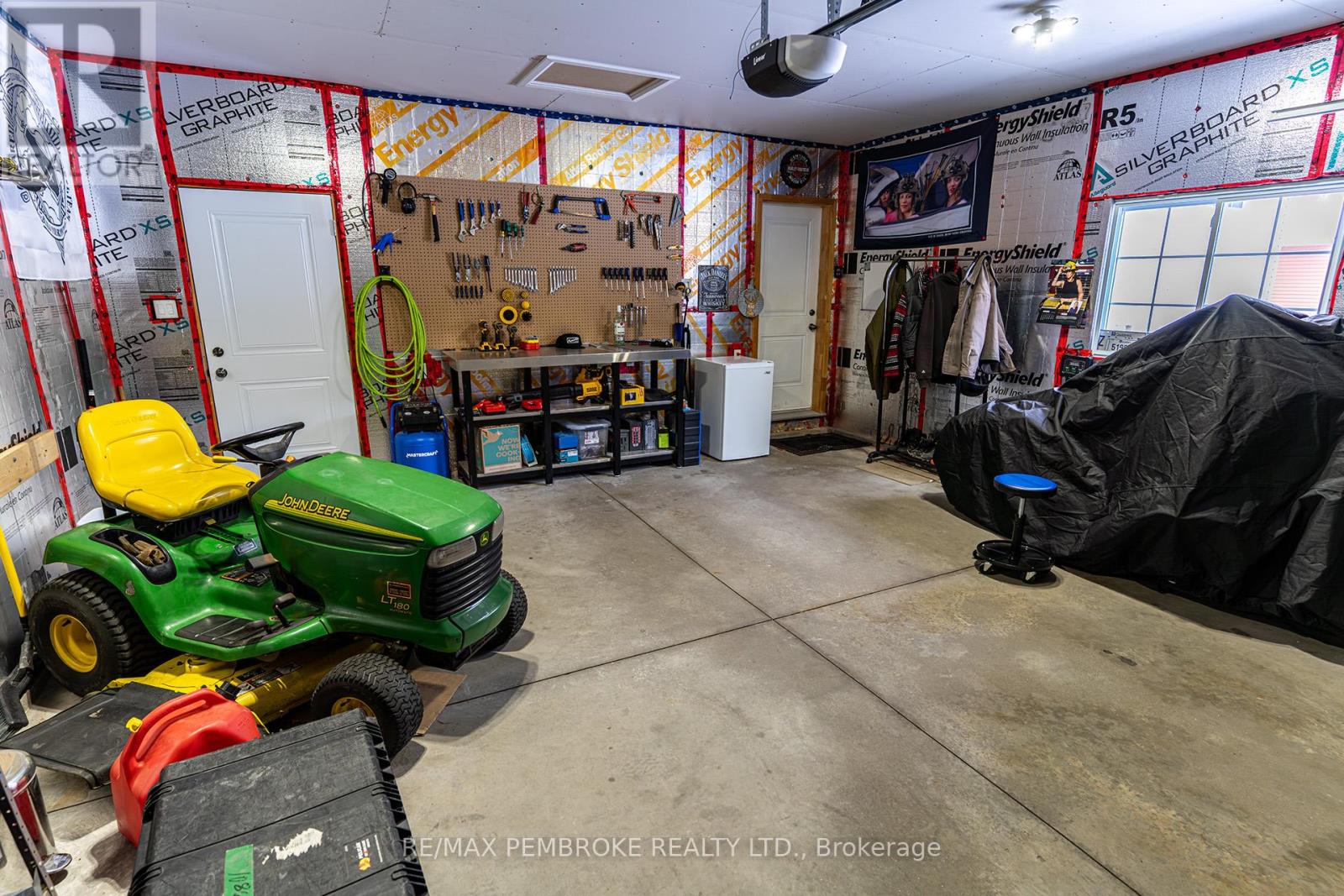 31 Airport Road, Petawawa, Ontario  K8A 6W7 - Photo 36 - X12808150