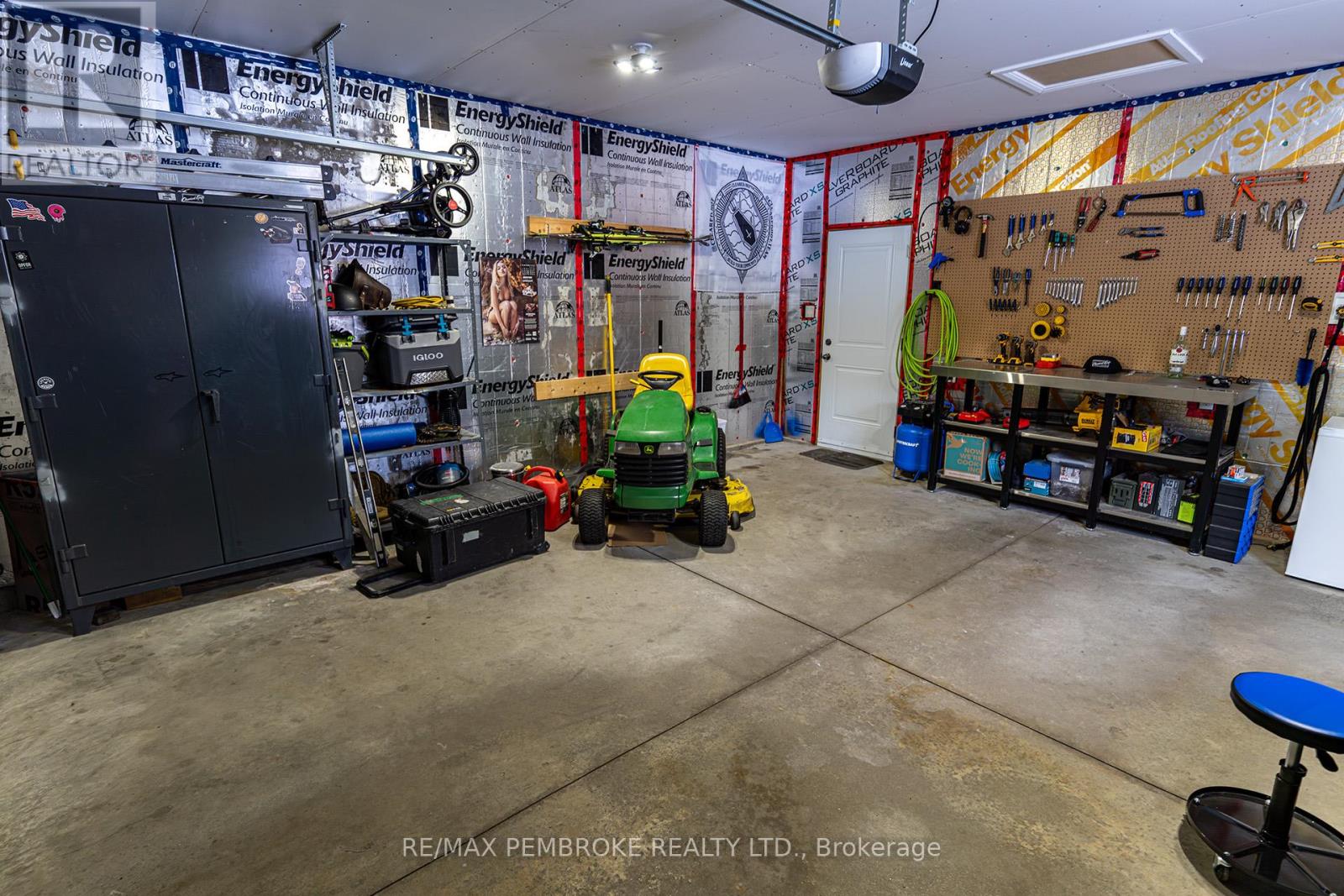 31 Airport Road, Petawawa, Ontario  K8A 6W7 - Photo 44 - X12808150