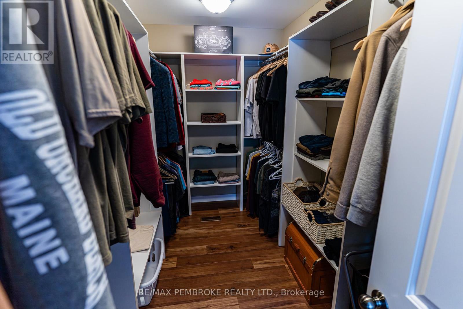 31 Airport Road, Petawawa, Ontario  K8A 6W7 - Photo 9 - X12808150