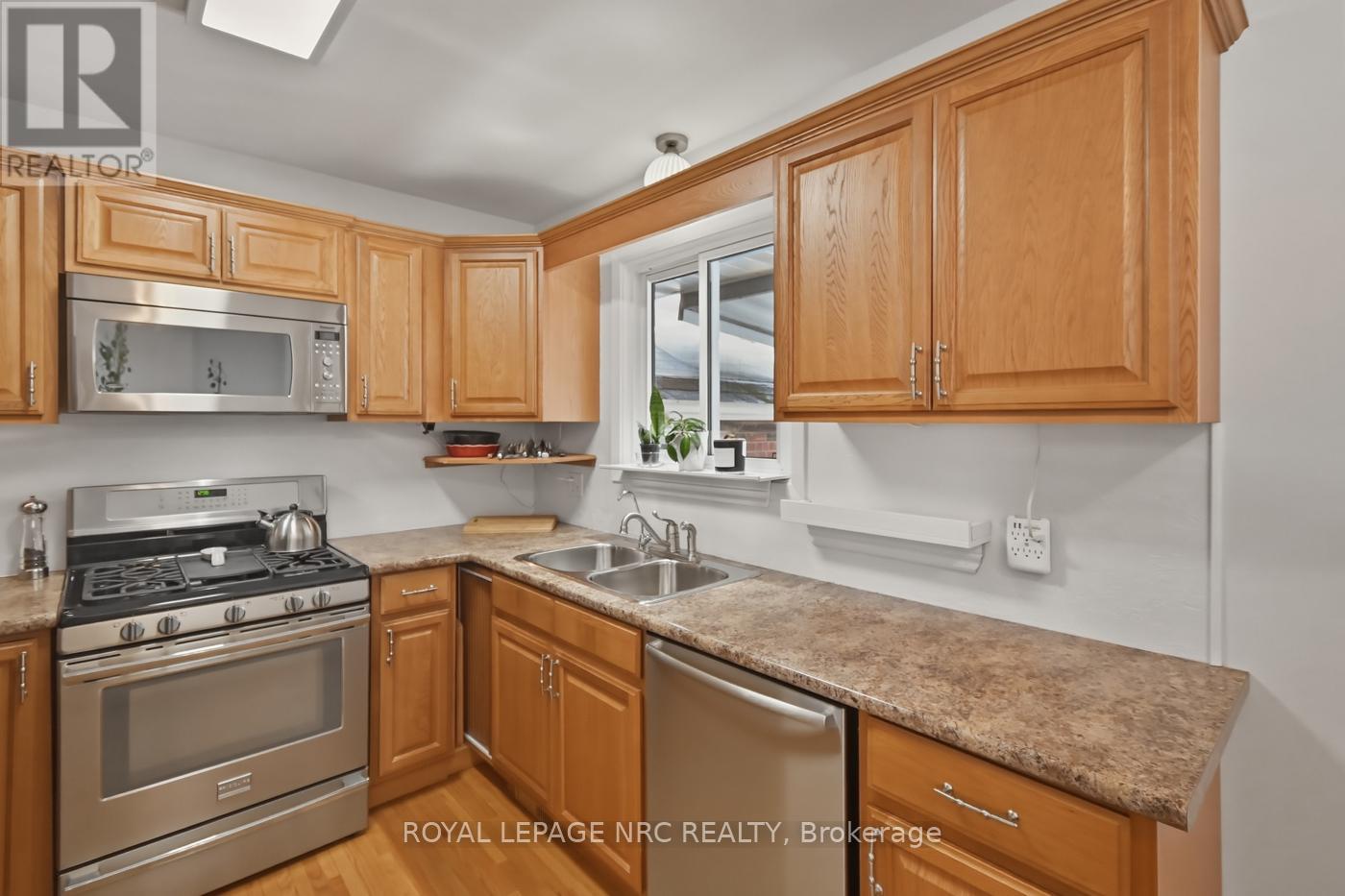 14 Terrace Avenue, Welland, Ontario  L3C 2C4 - Photo 10 - X12808136