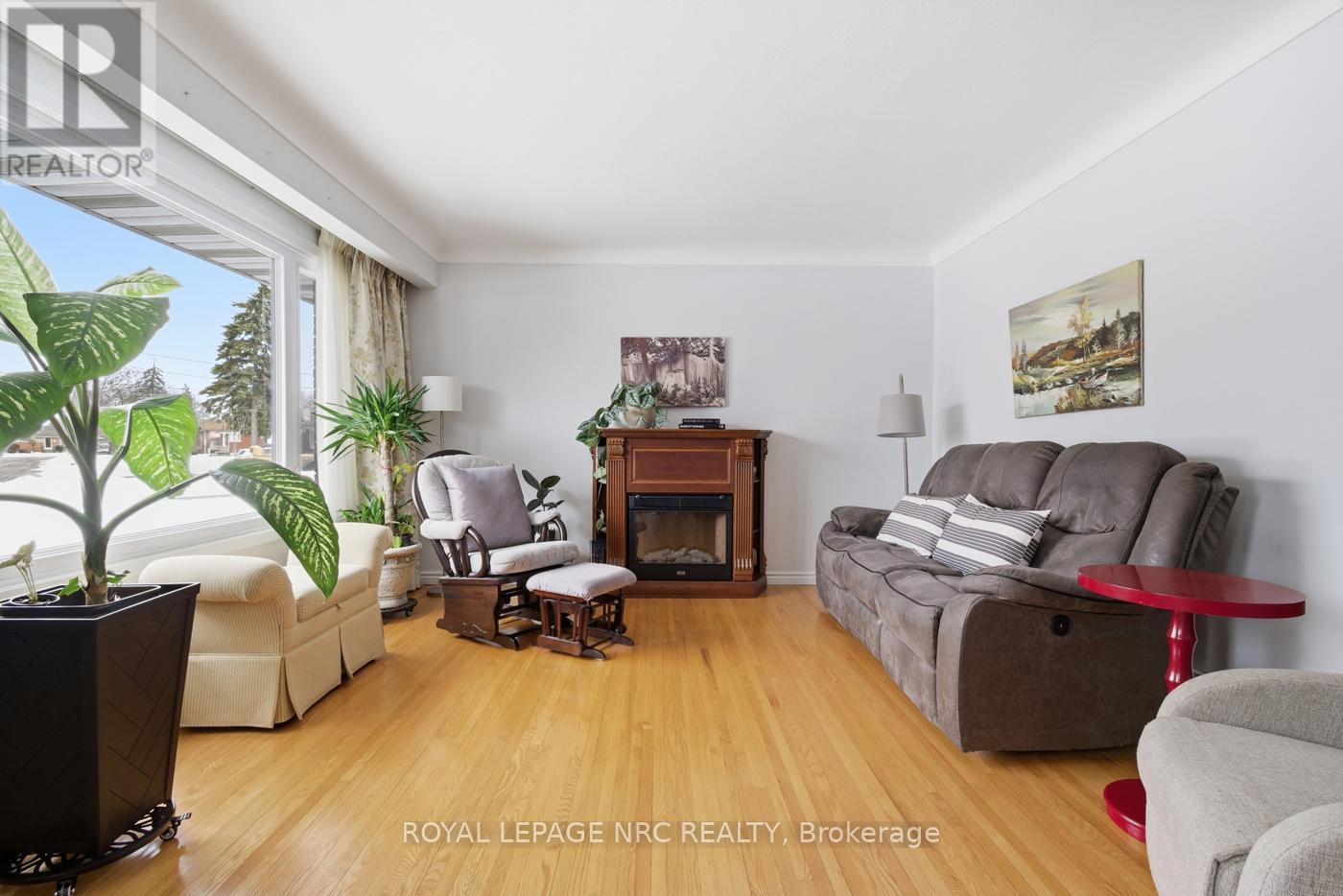 14 Terrace Avenue, Welland, Ontario  L3C 2C4 - Photo 4 - X12808136